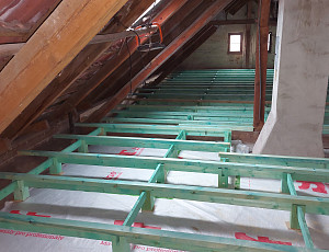 Zateplení stropu rodinného domu a zhotovení podlahového systému